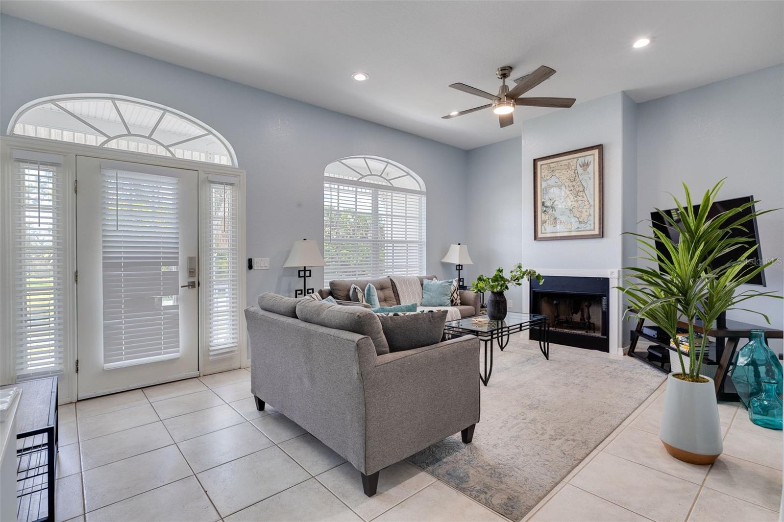 SOUTH VENICE - Residential