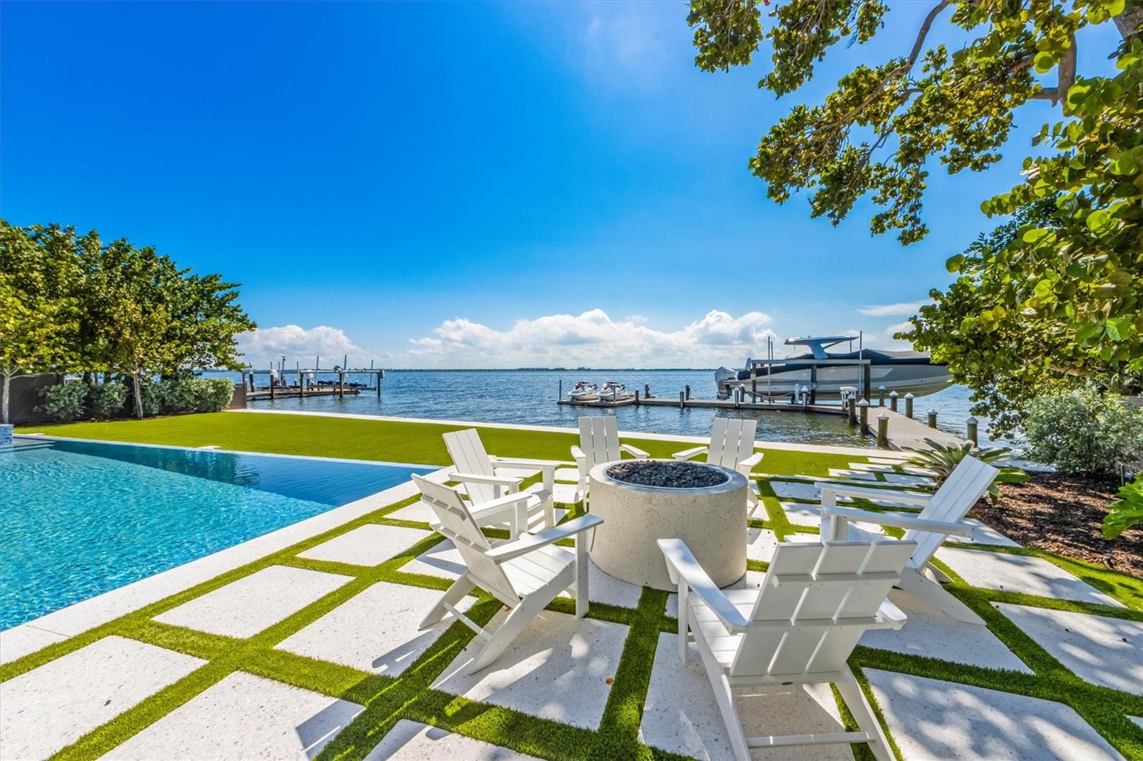 HOLMES BEACH 12TH UNIT - Residential