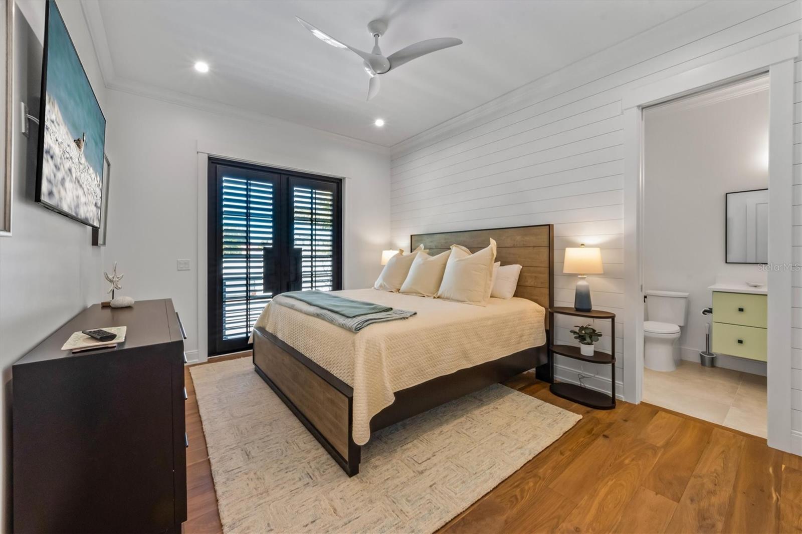 HOLMES BEACH 12TH UNIT - Residential