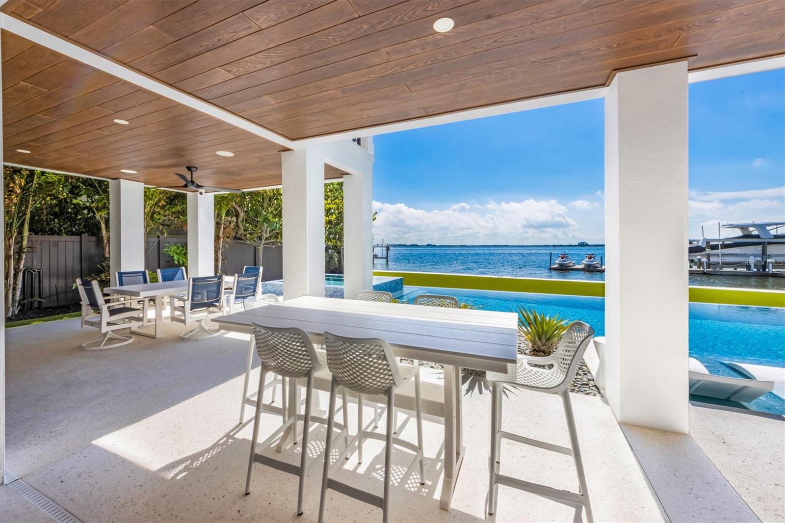 HOLMES BEACH 12TH UNIT - Residential