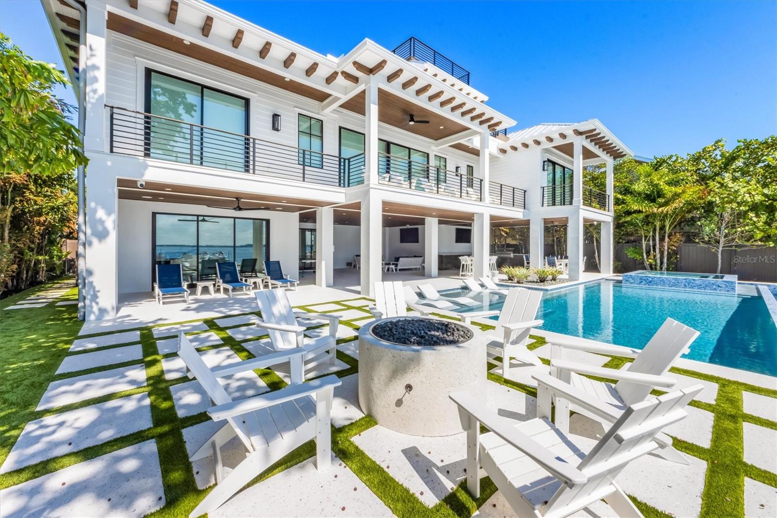 HOLMES BEACH 12TH UNIT - Residential