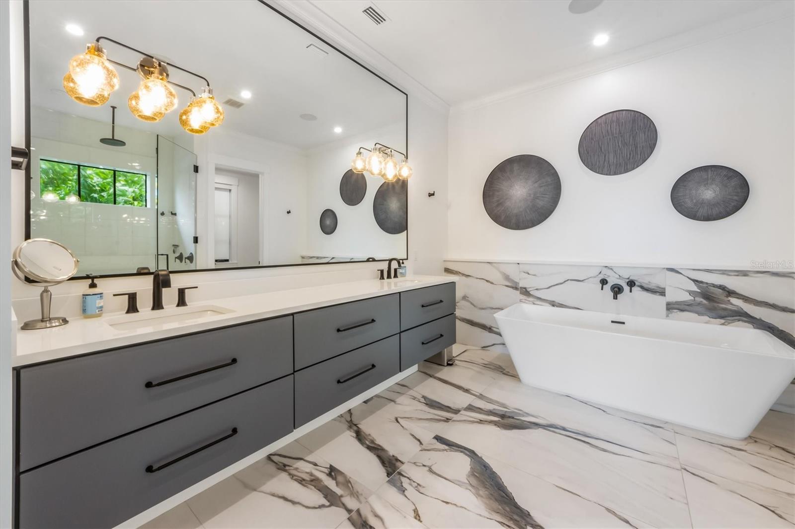 HOLMES BEACH 12TH UNIT - Residential