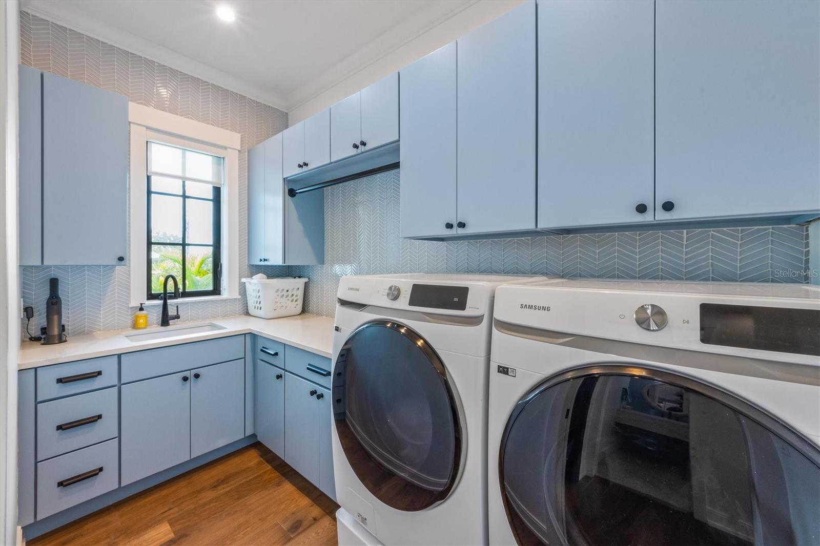 HOLMES BEACH 12TH UNIT - Residential