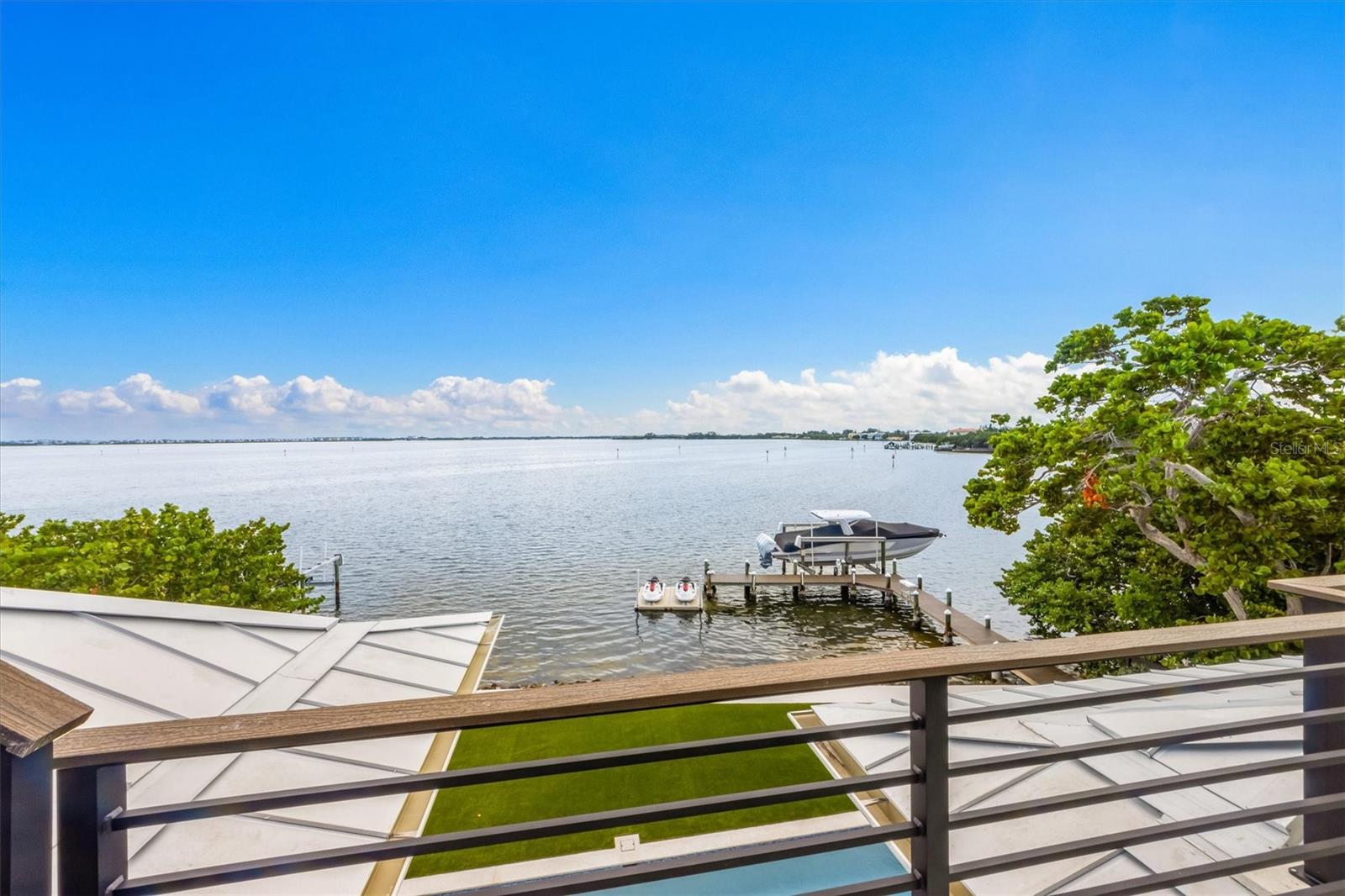 HOLMES BEACH 12TH UNIT - Residential