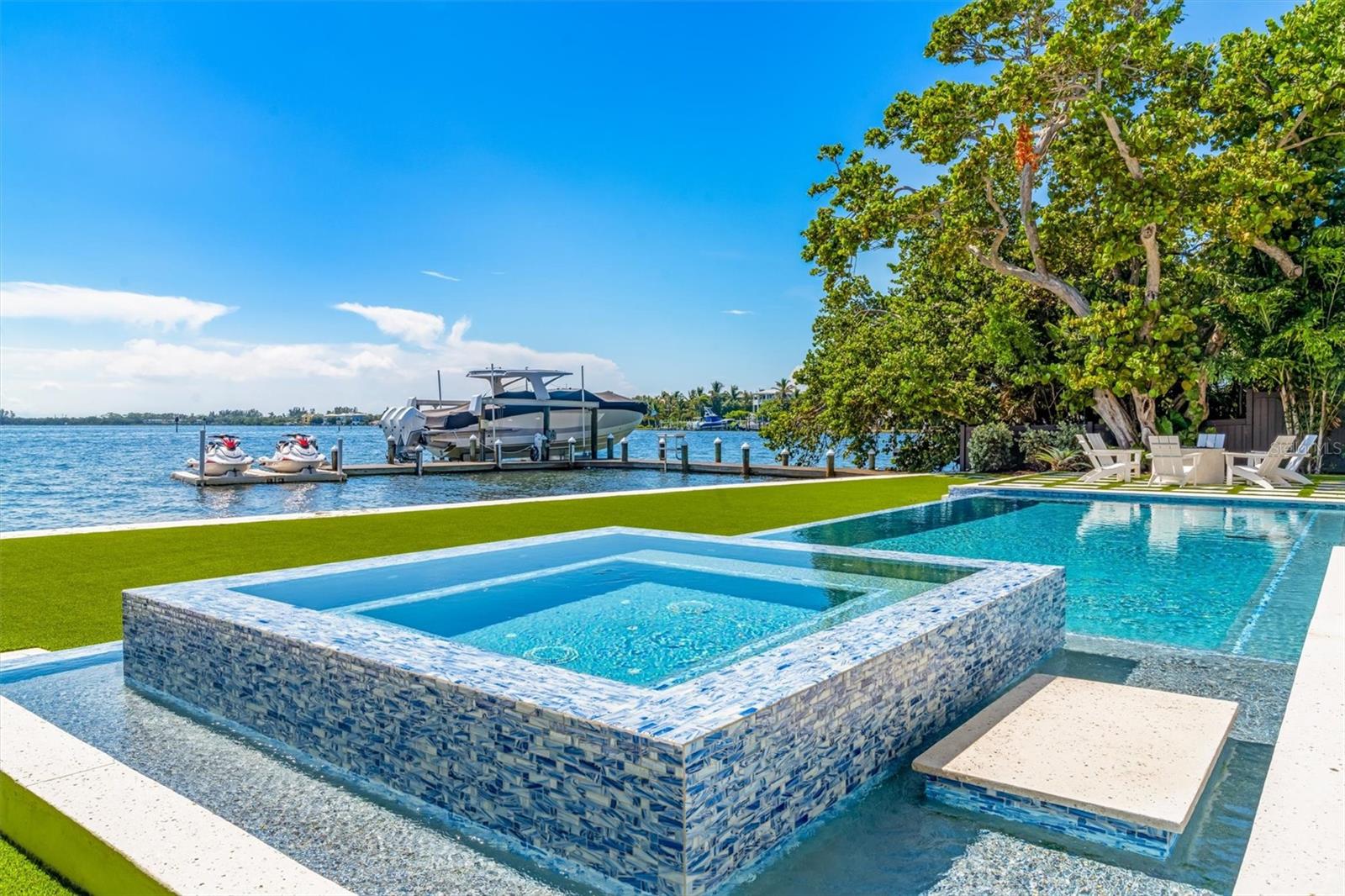 HOLMES BEACH 12TH UNIT - Residential