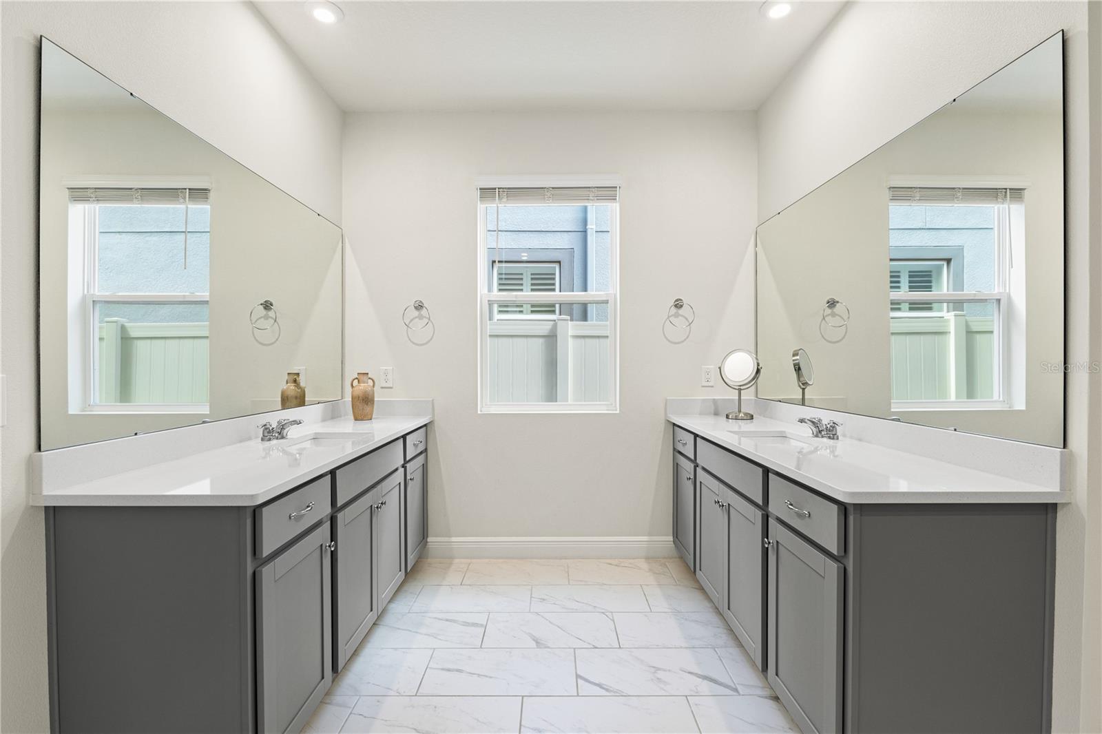 HAWKSMOOR-PH 1 - Residential