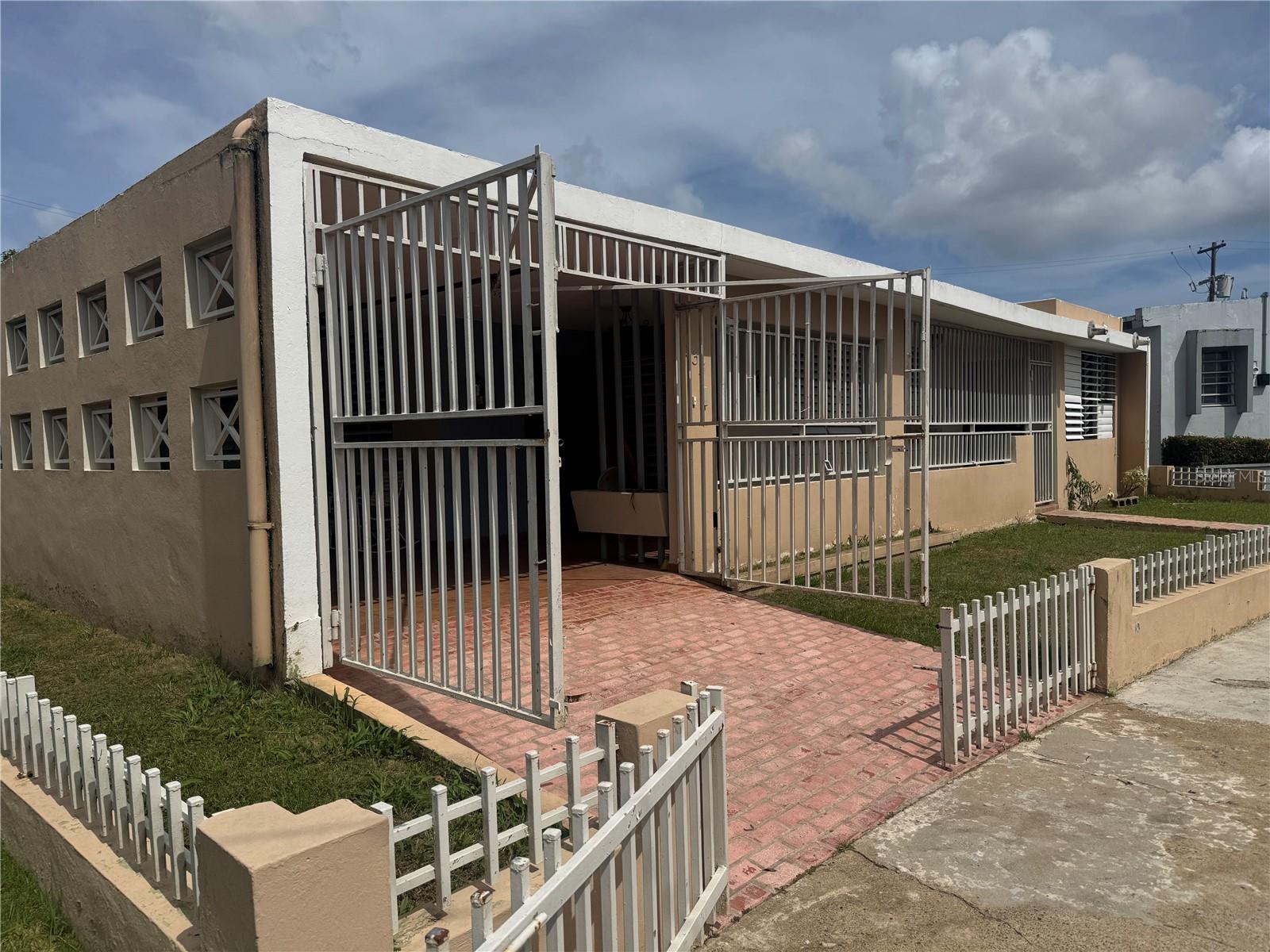 VILLA NEVÁREZ - Residential