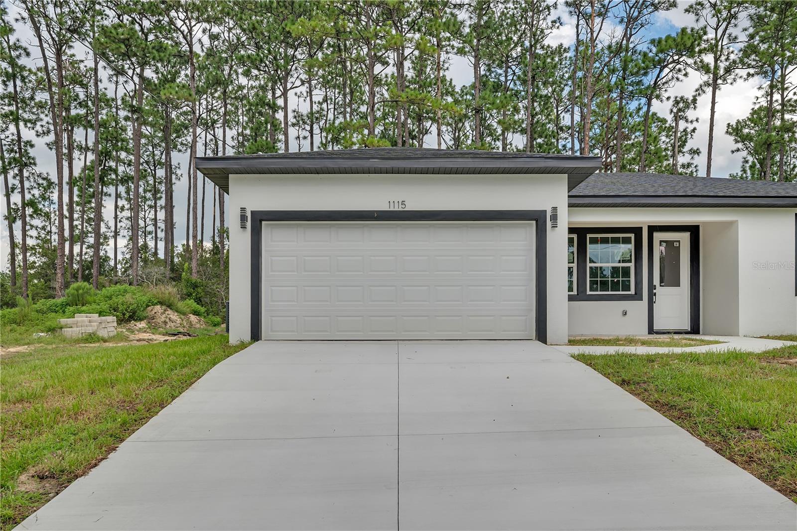 1115 W CARY DRIVE