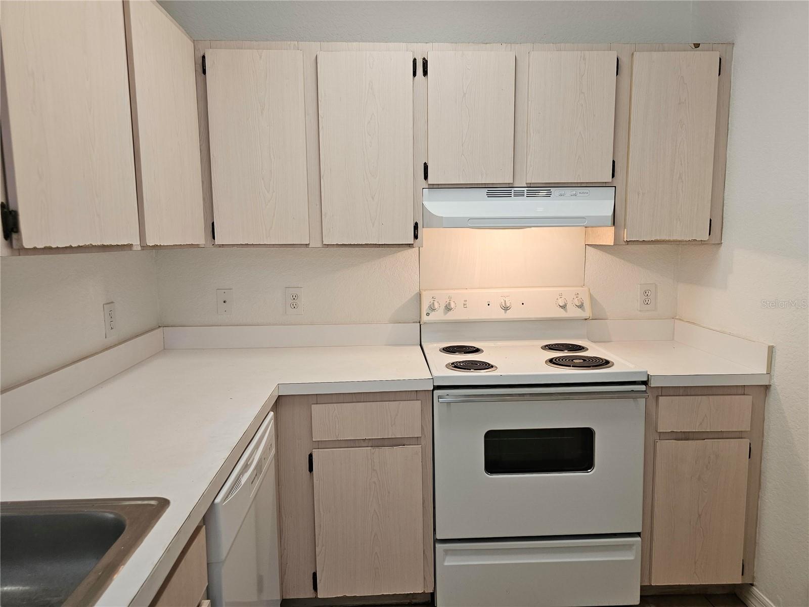 THE PRESERVE AT TEMPLE TERRACE - Residential Lease