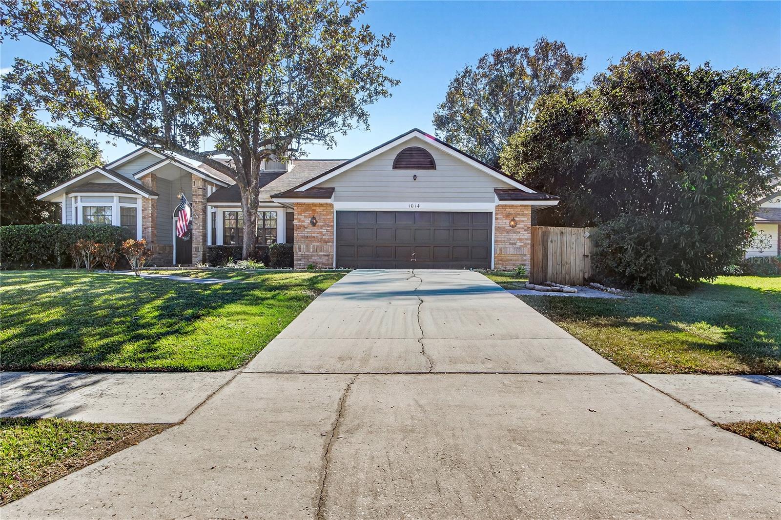 1014 WILLA LAKE CIRCLE