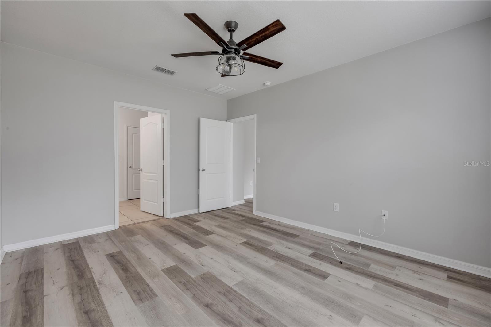 FISHERMANS COVE - Residential