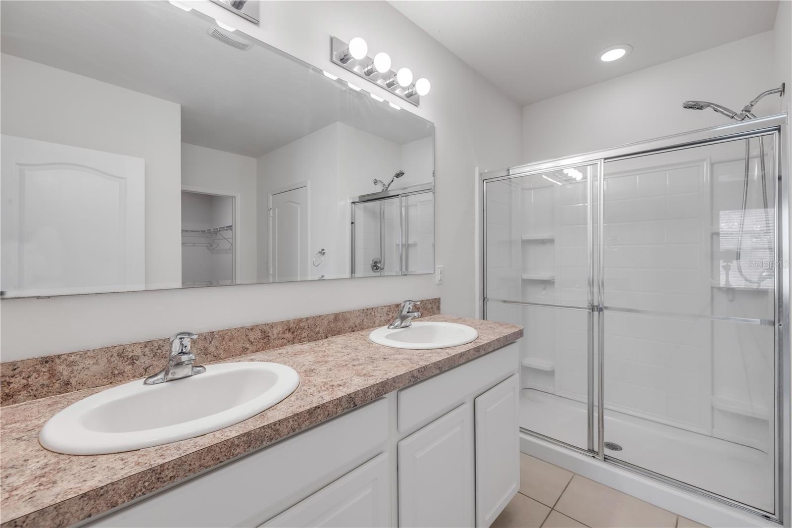 FISHERMANS COVE - Residential