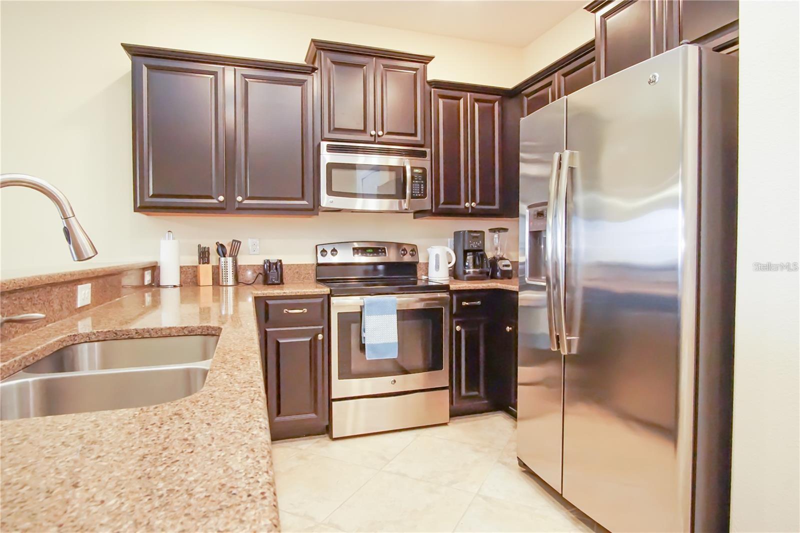 1241 LONG COVE LOOP