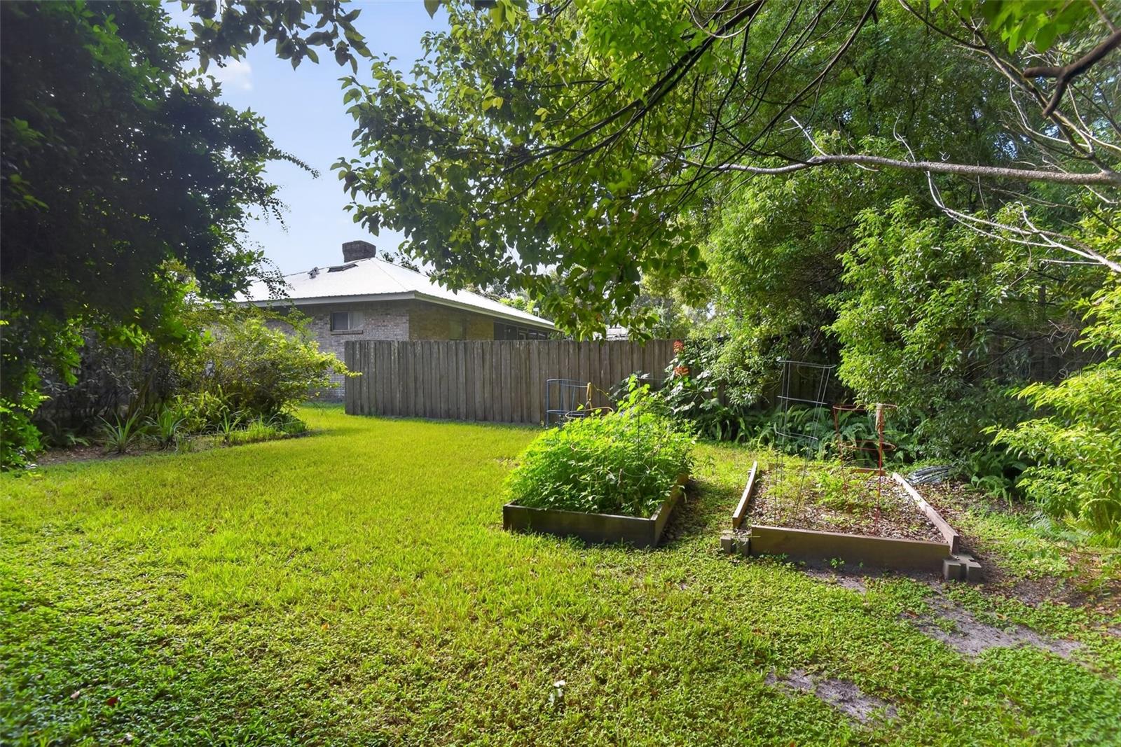 950 WOODSITE DRIVE