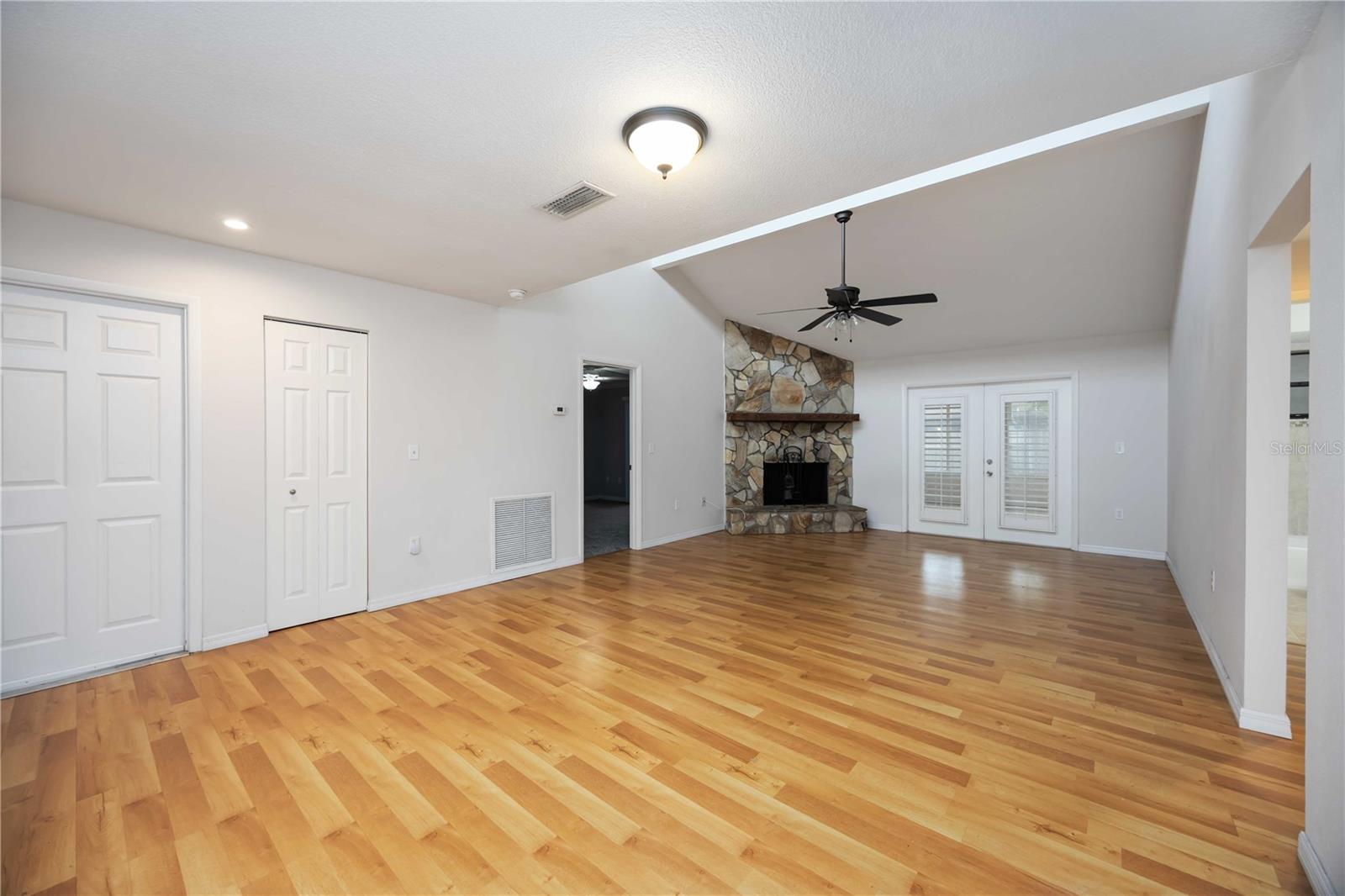 LAKE SARASOTA - Residential Lease