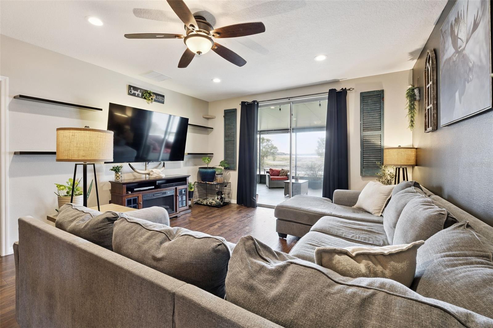 GROVELAND EAGLE POINTE PH 01 - Residential