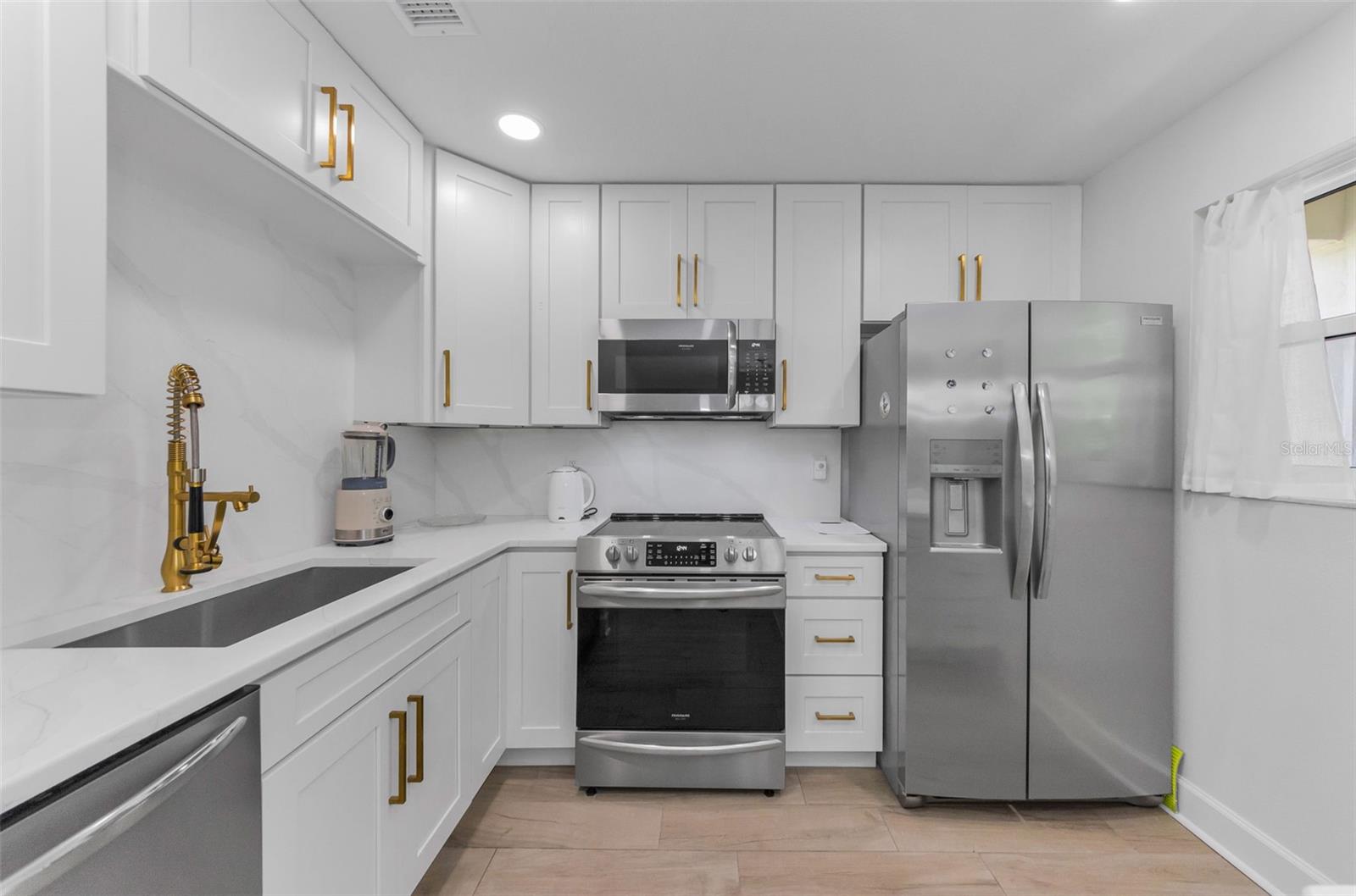 MEDITERRANEAN MANORS UNIT 9 CONDO - Residential Lease