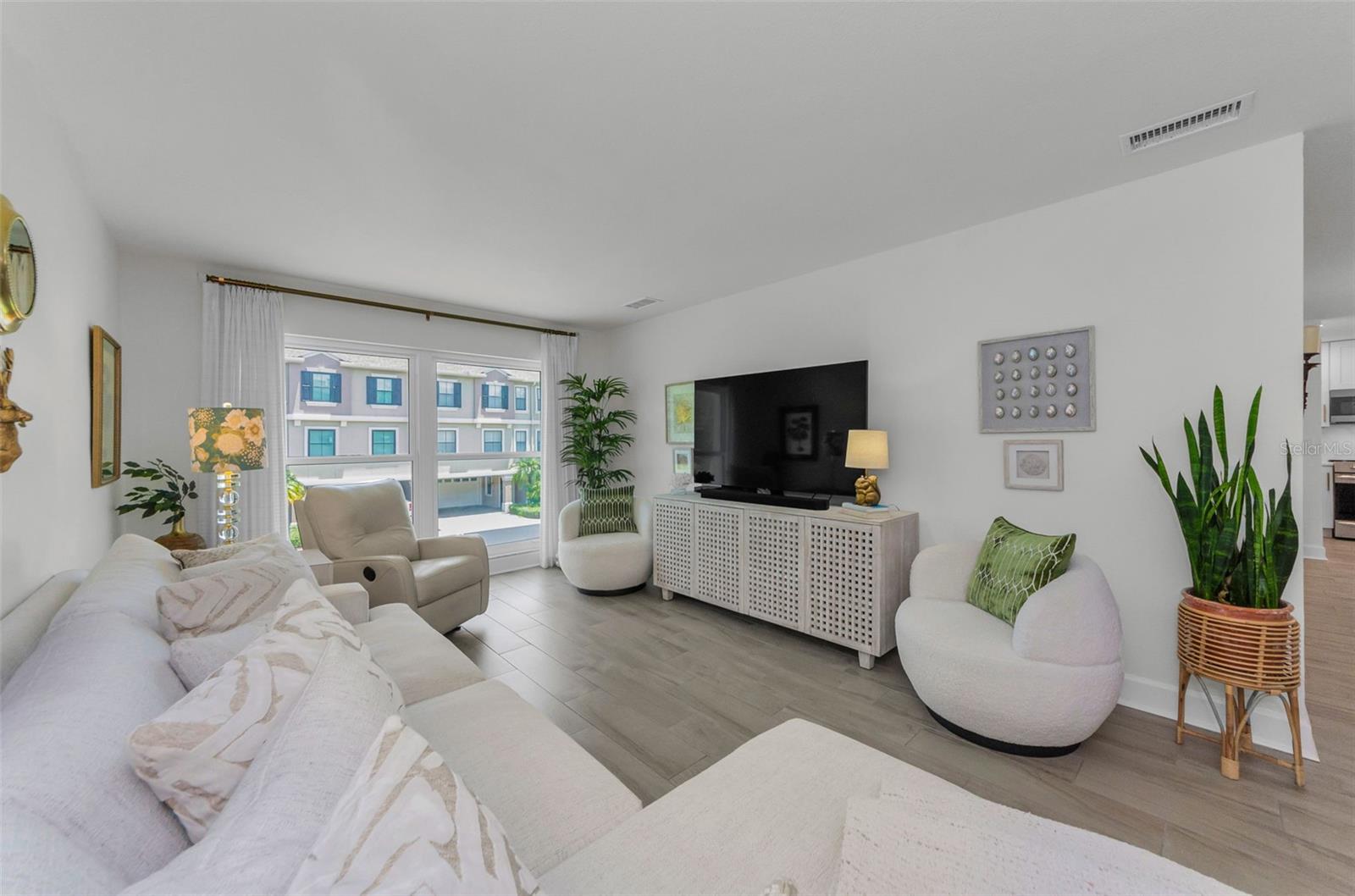 MEDITERRANEAN MANORS UNIT 9 CONDO - Residential Lease