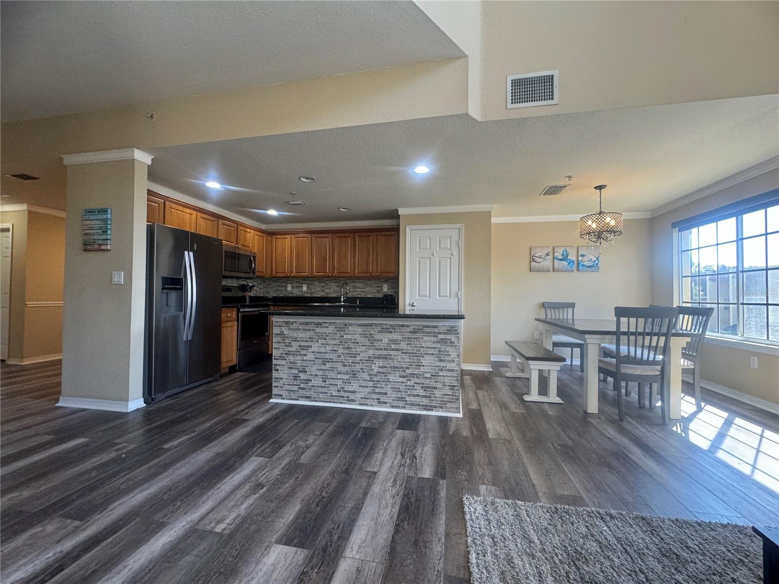 CORDOBA AT BEACH PARK A CONDOM - Residential Lease