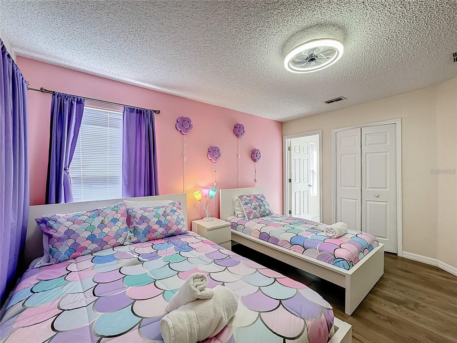 EMERALD ISLAND RESORT PH 04 - Residential Lease