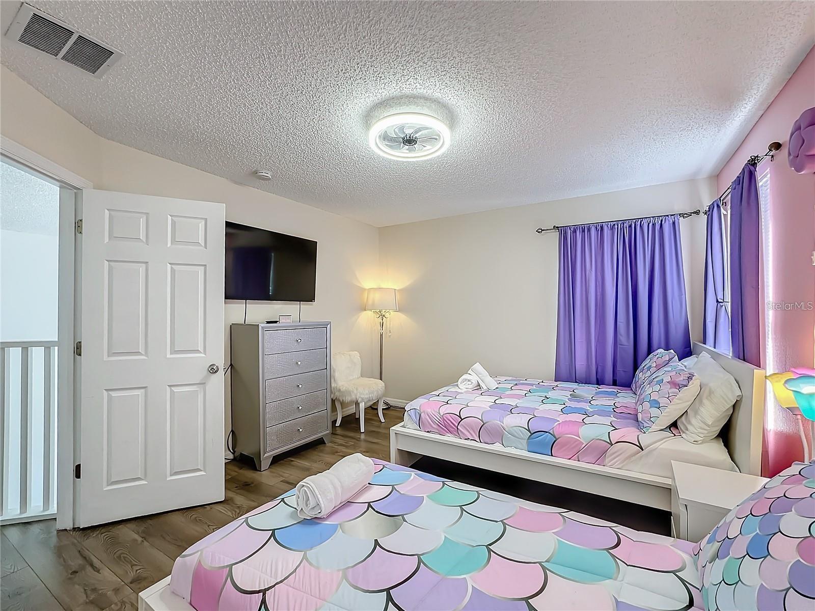 EMERALD ISLAND RESORT PH 04 - Residential Lease