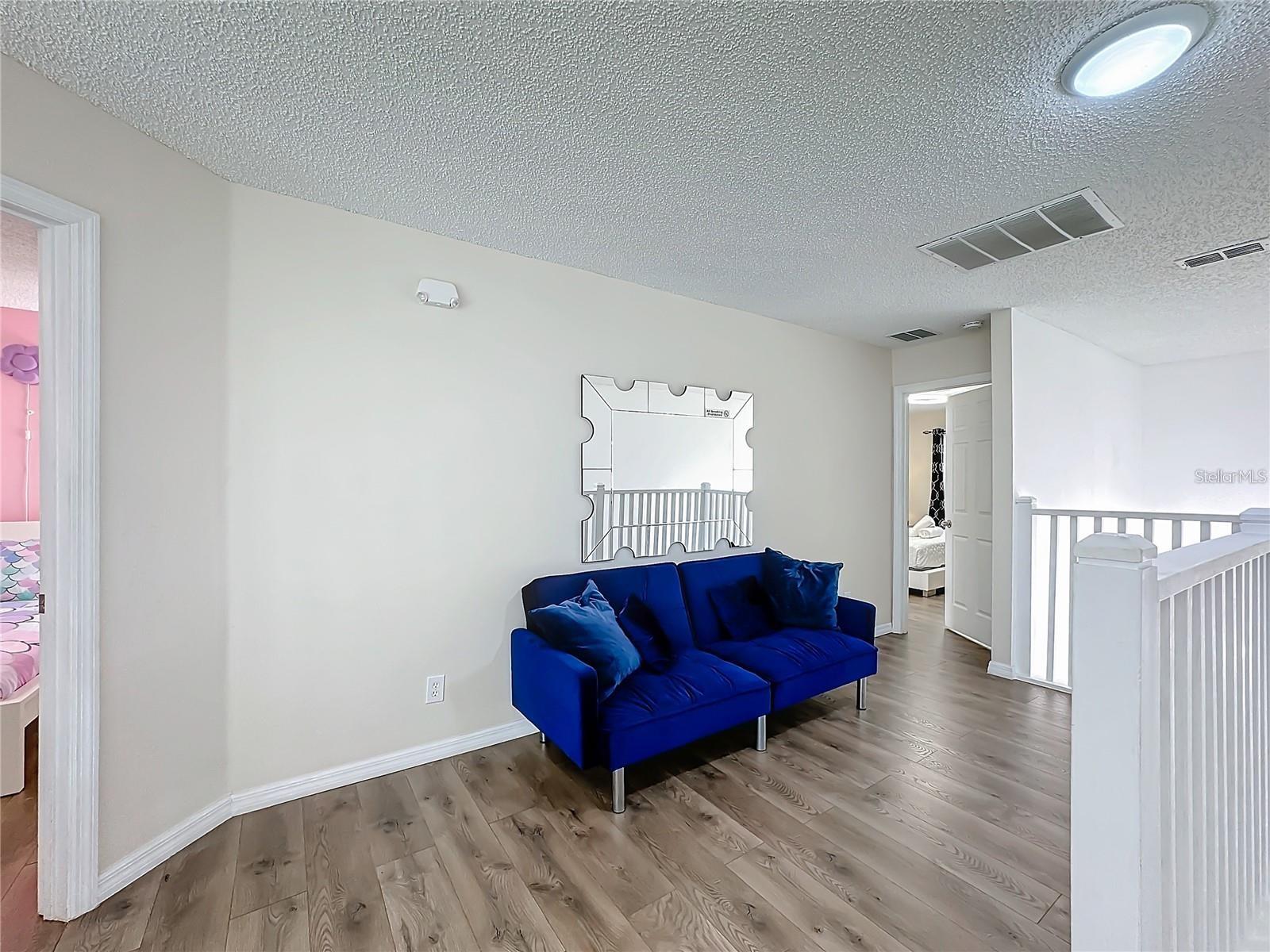 EMERALD ISLAND RESORT PH 04 - Residential Lease