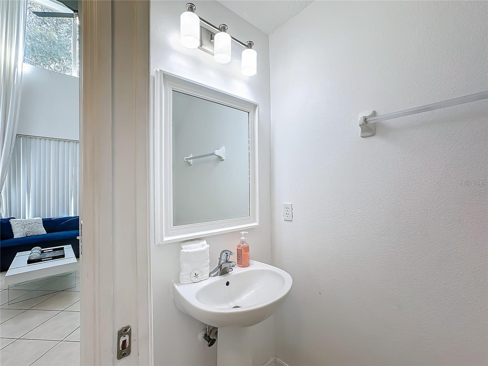 EMERALD ISLAND RESORT PH 04 - Residential Lease