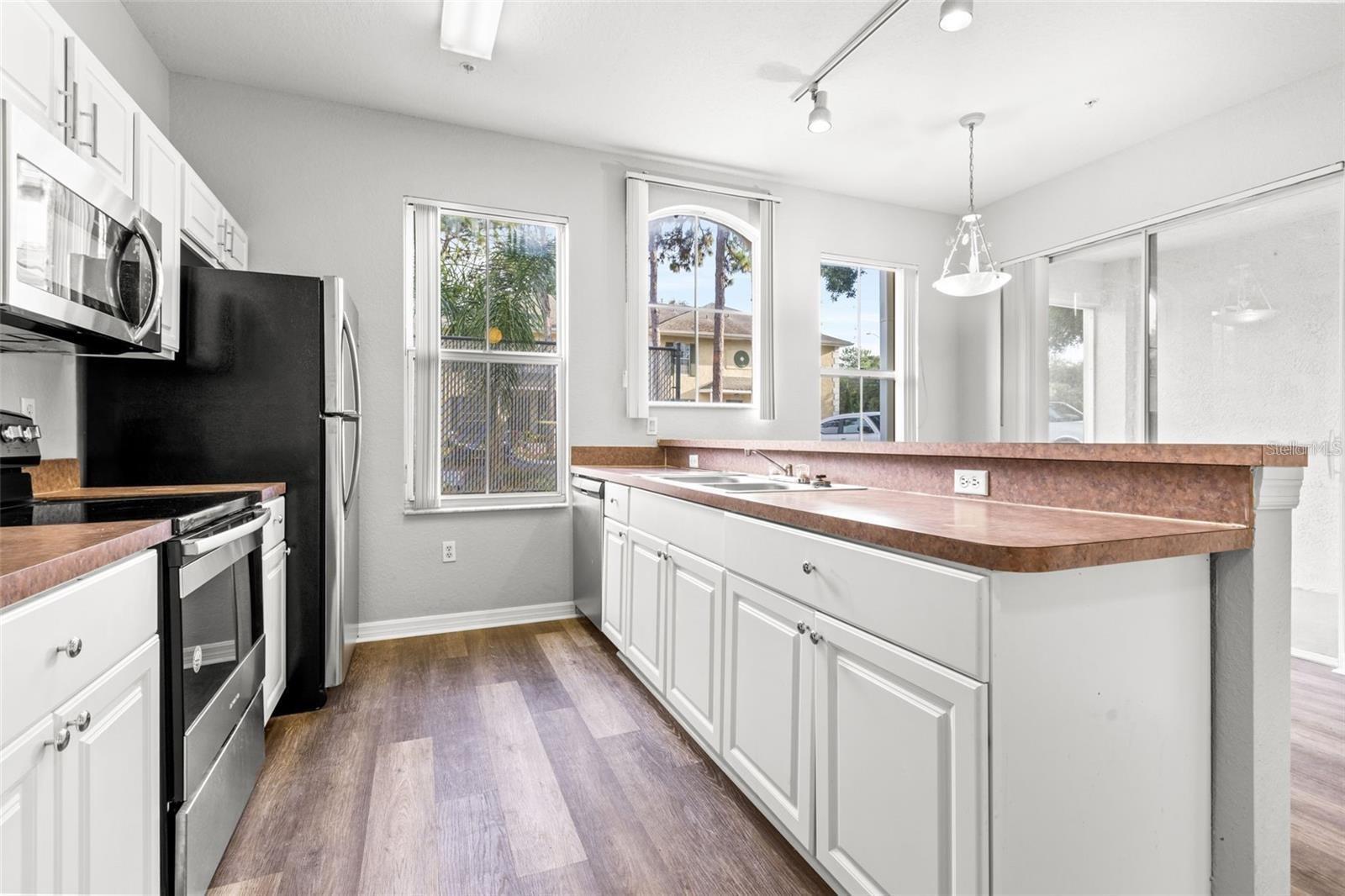 5009 SUNRIDGE PALMS DRIVE 203 - Photo 4