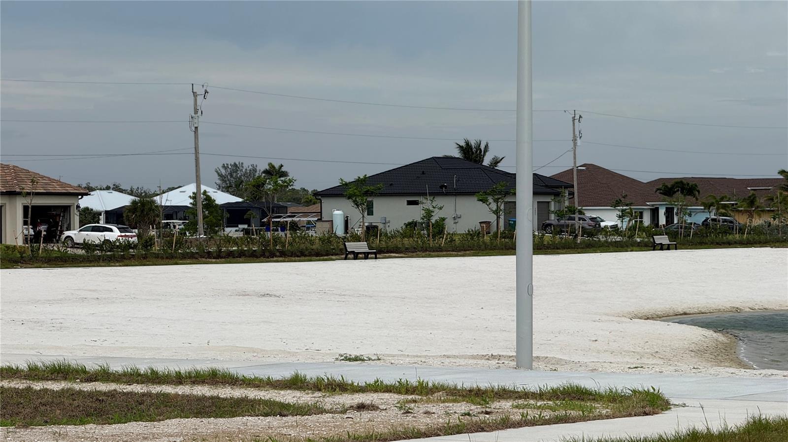 CAPE CORAL - Land