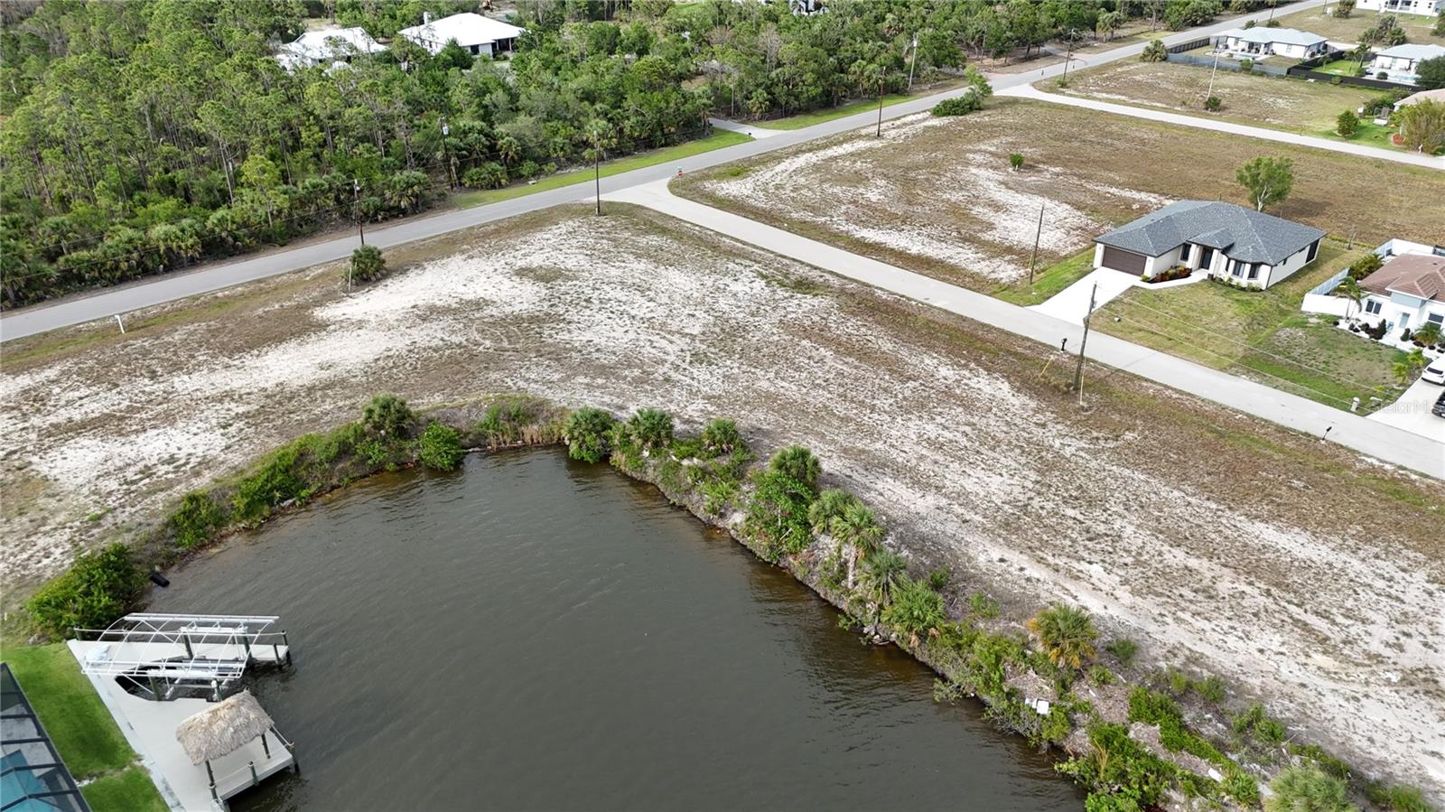 CAPE CORAL - Land