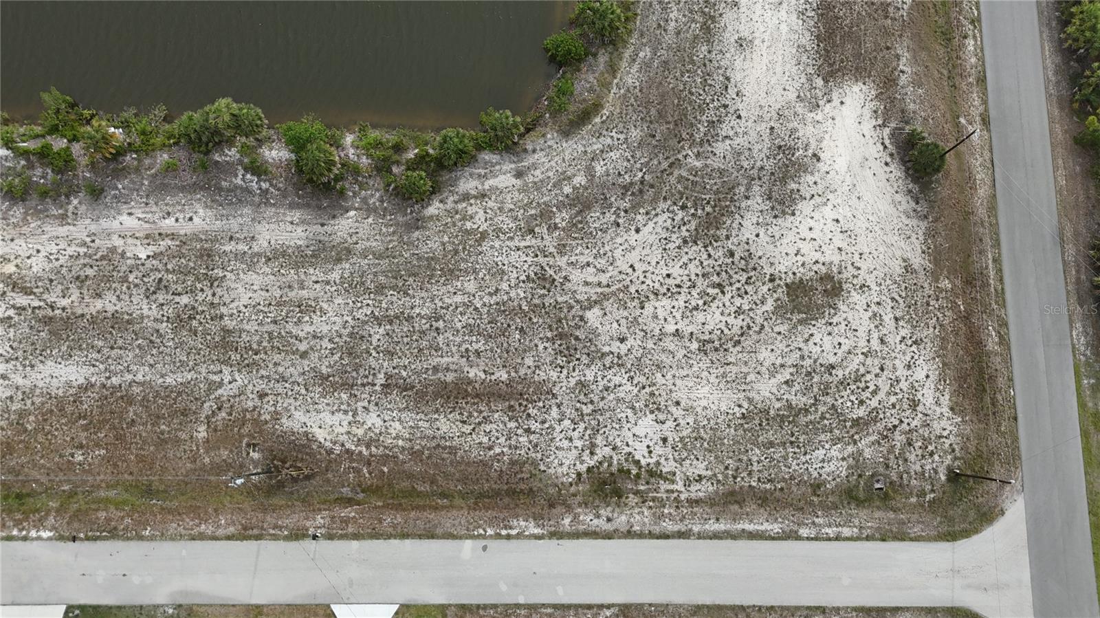 CAPE CORAL - Land