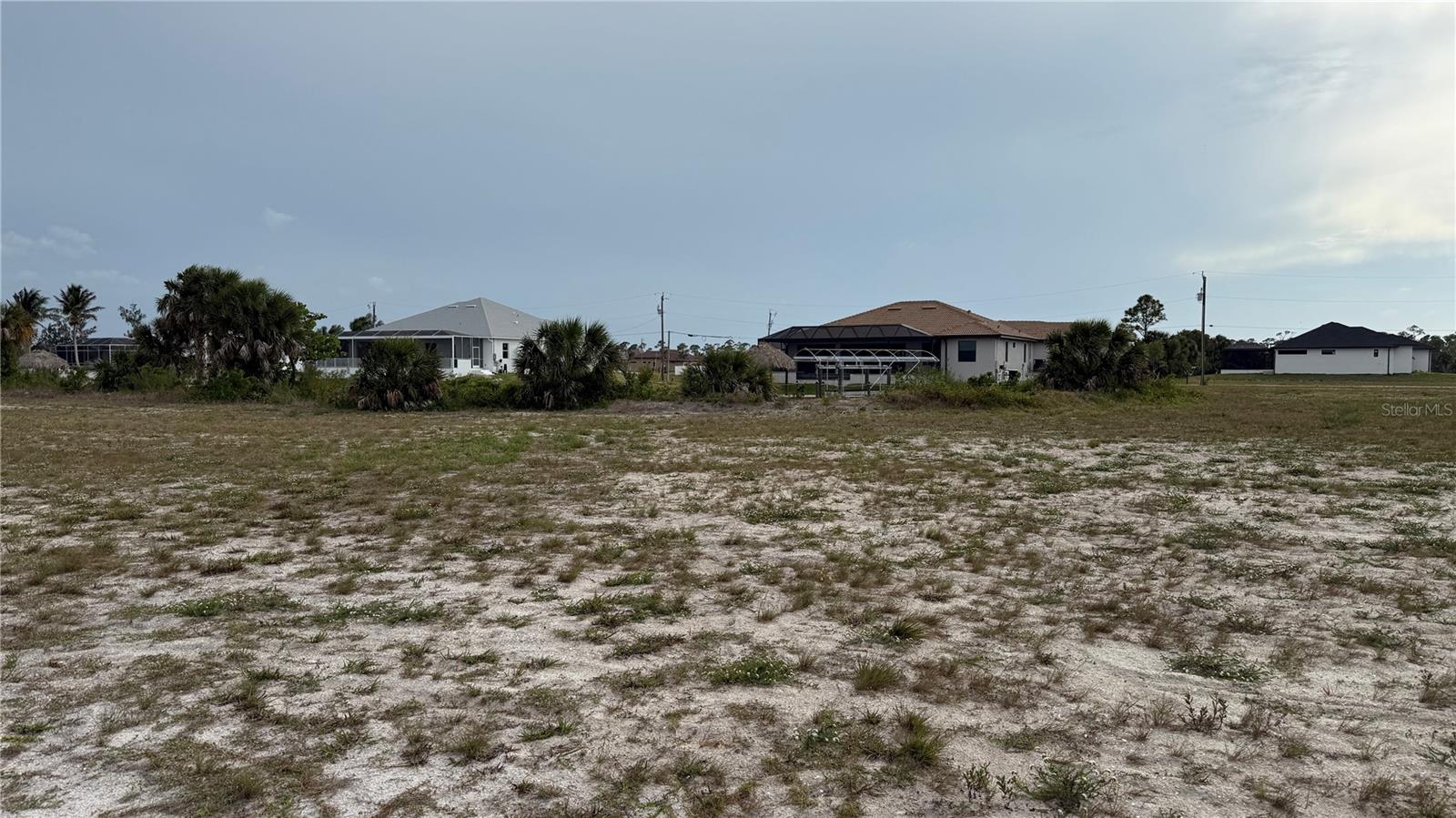 CAPE CORAL - Land