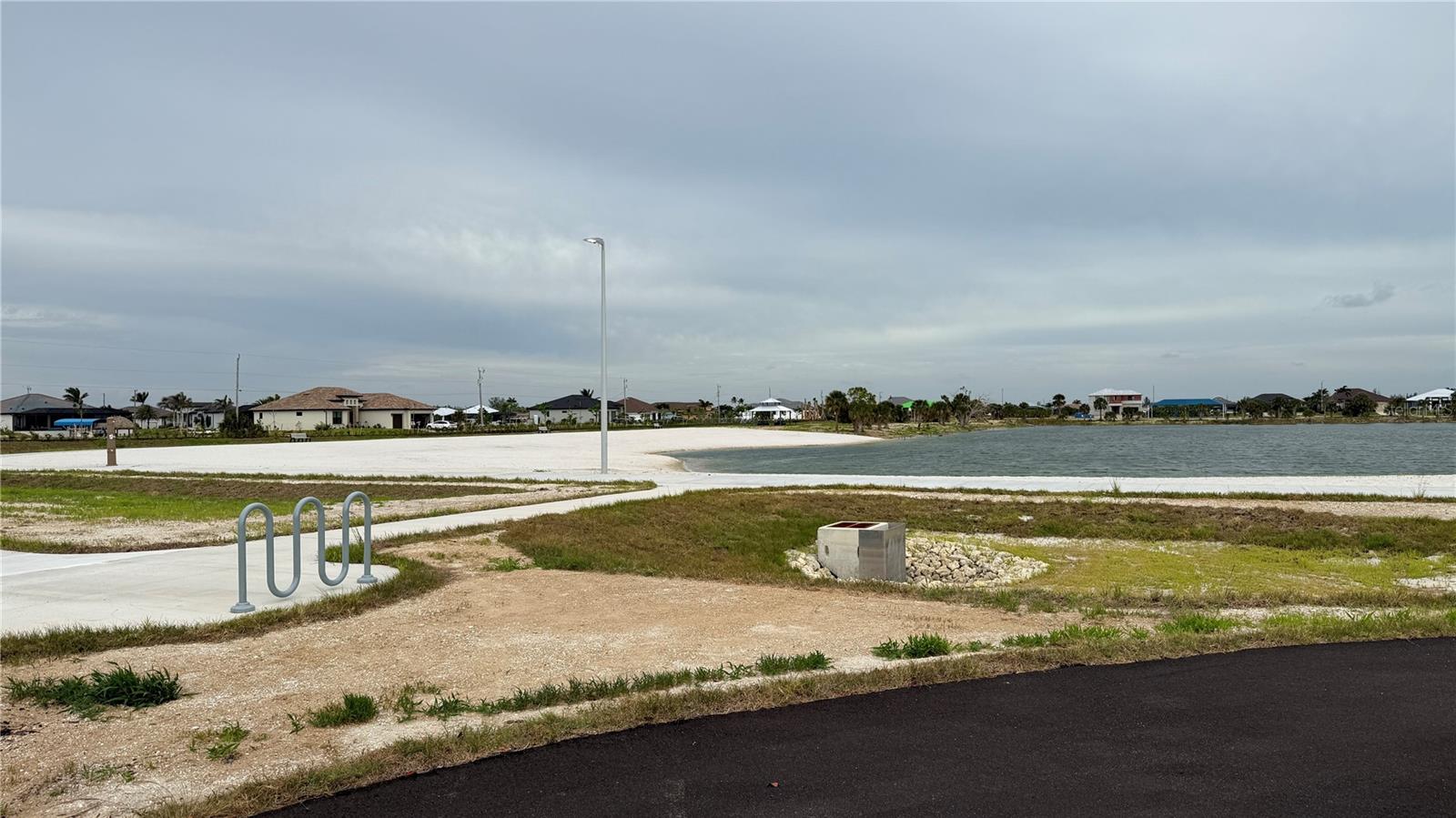 CAPE CORAL - Land