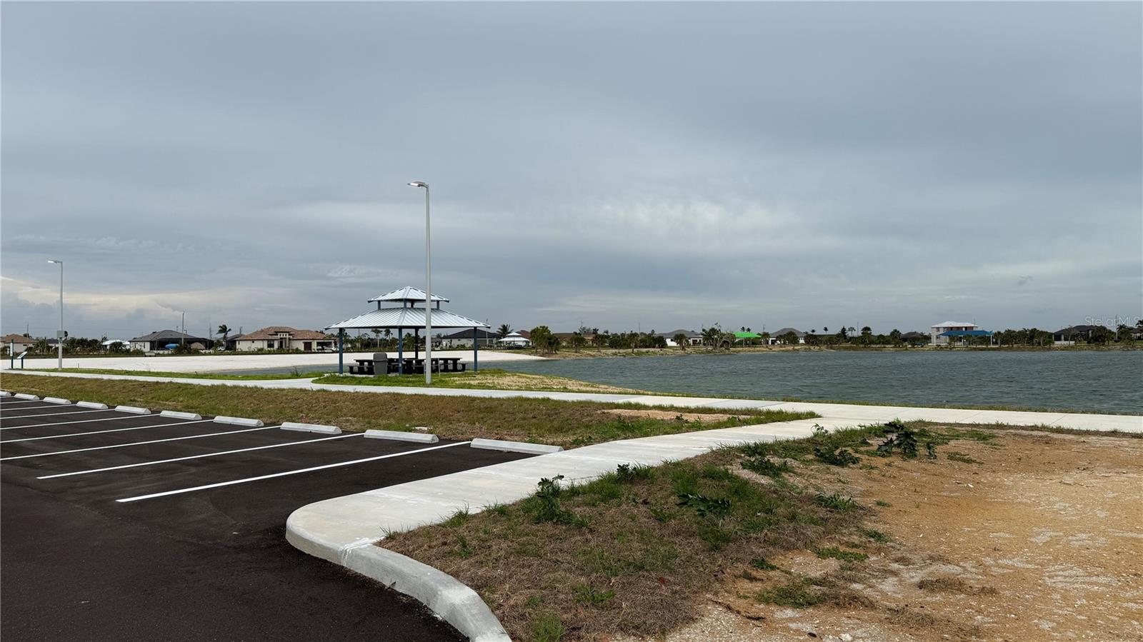 CAPE CORAL - Land