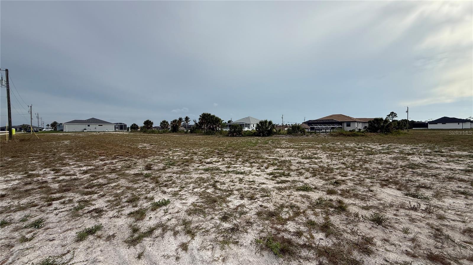 CAPE CORAL - Land