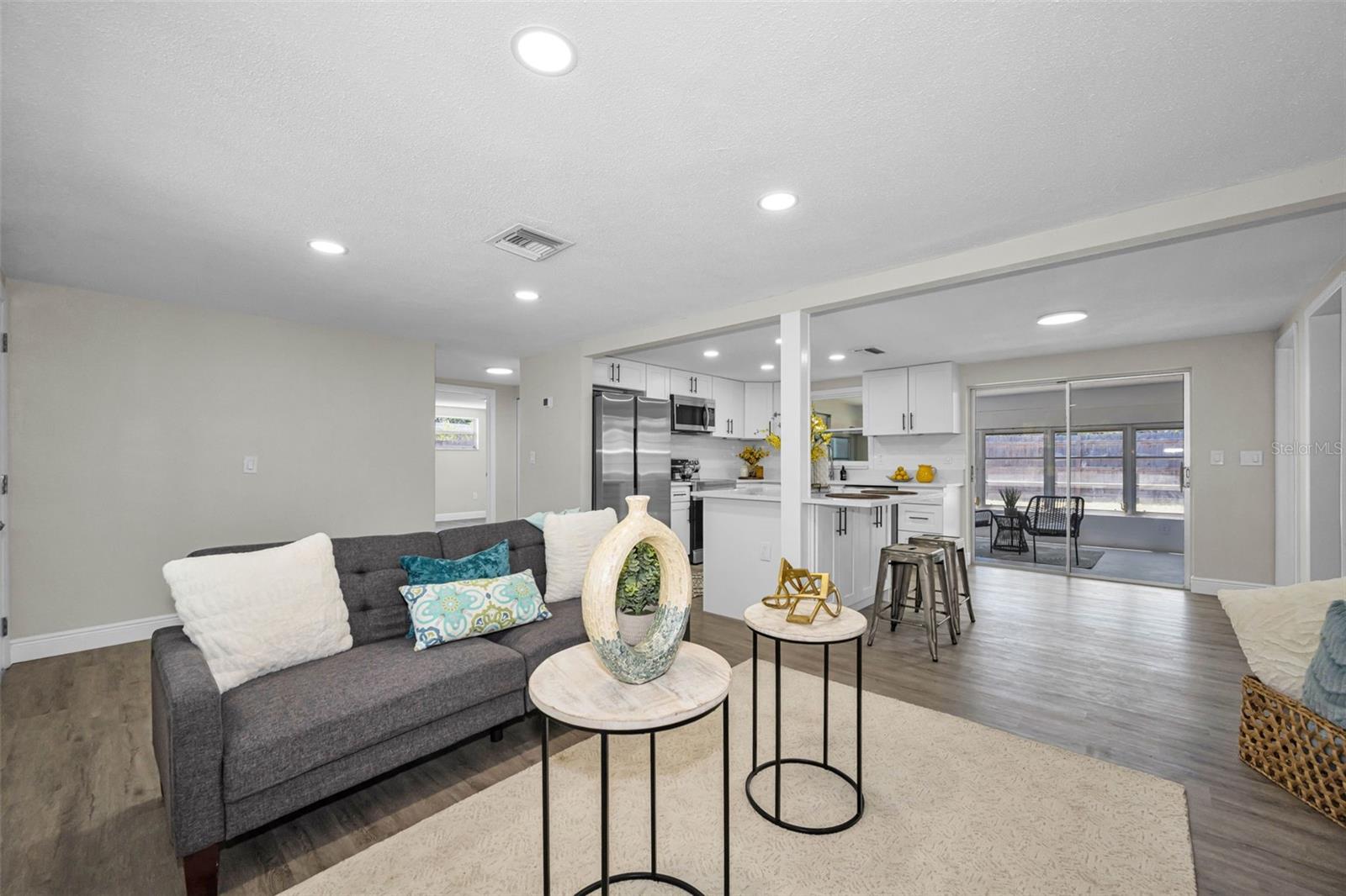 EMBASSY HILLS - Residential