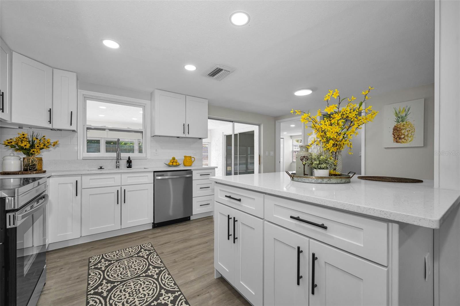 EMBASSY HILLS - Residential