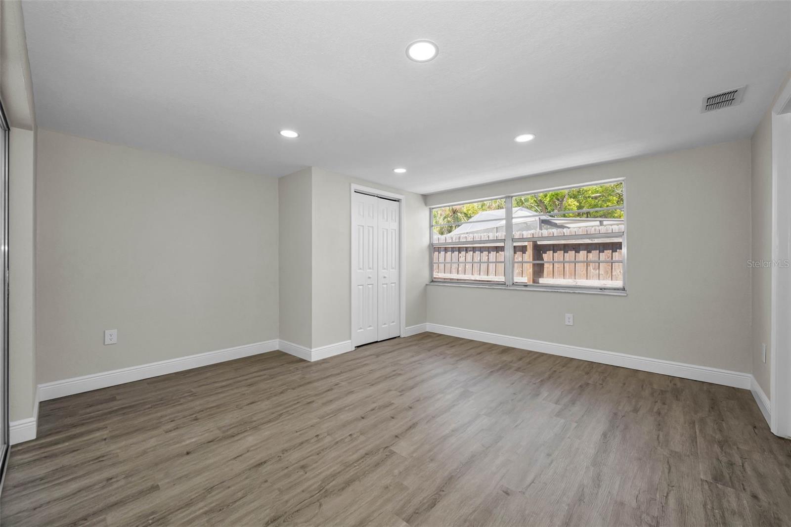 EMBASSY HILLS - Residential