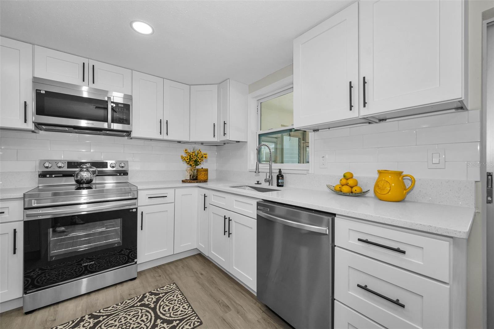 EMBASSY HILLS - Residential