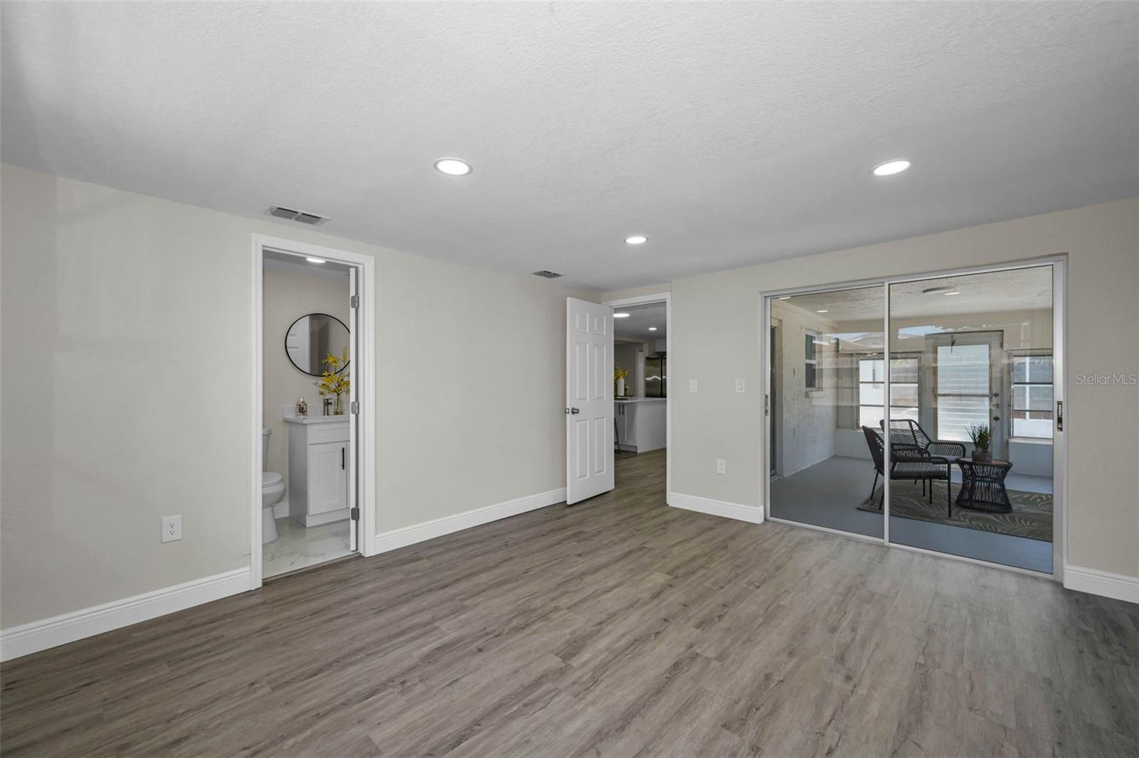 EMBASSY HILLS - Residential