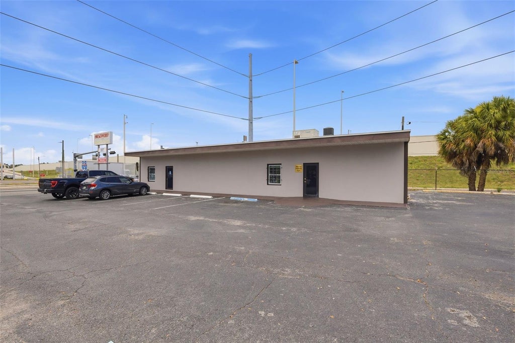 Photo of 507 E Dr Martin Luther King Jr Boulevard, Tampa, FL 33603 (MLS # TB8523636)