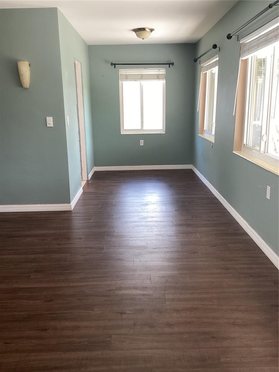 KENILWORTH - Residential