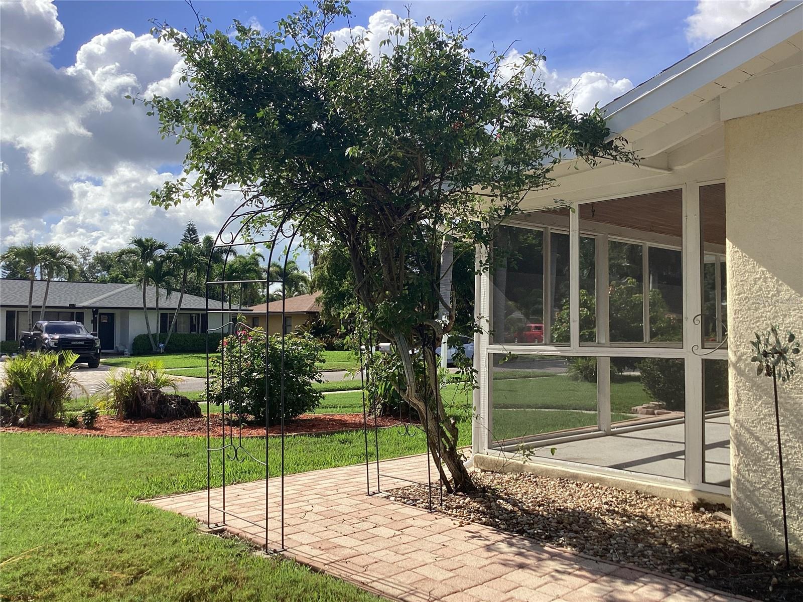 KENILWORTH - Residential