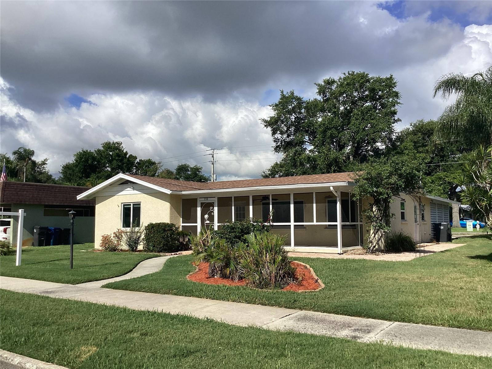 KENILWORTH - Residential