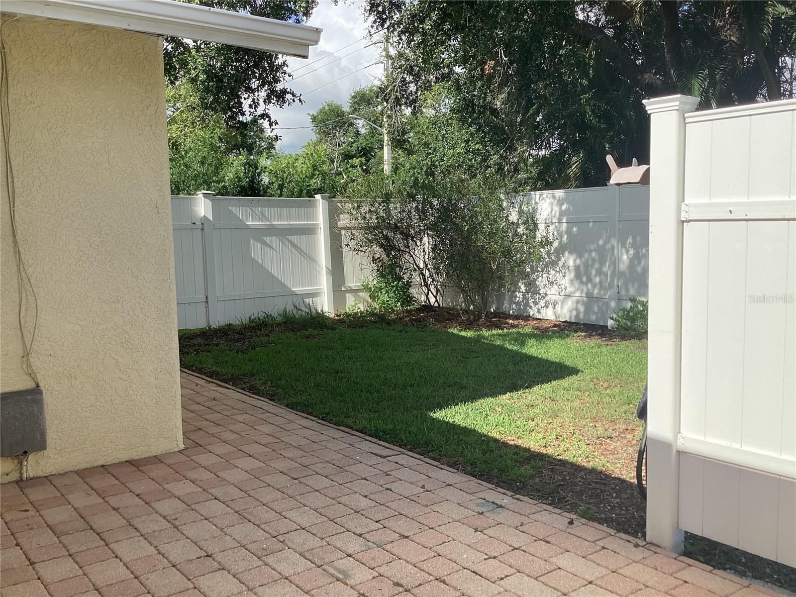 KENILWORTH - Residential