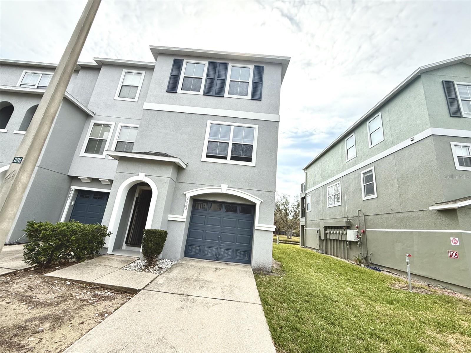 End unit Townhome with water-view. No Carpet. Water and Sewer included. 3 bedrooms .unique tandem garage with storage and
rear door access to the common area around the pond. Two huge balconies, one on every floor! Maintenance-free living in a gated community
located conveniently just minutes away from Downtown Tampa and Ybor City. Plus quick access to the crosstown, just a mile away which makes
for a easy ride to MacDill, South Tampa and Brandon. Gated townhouse community within 9 minutes of Riverwalk!