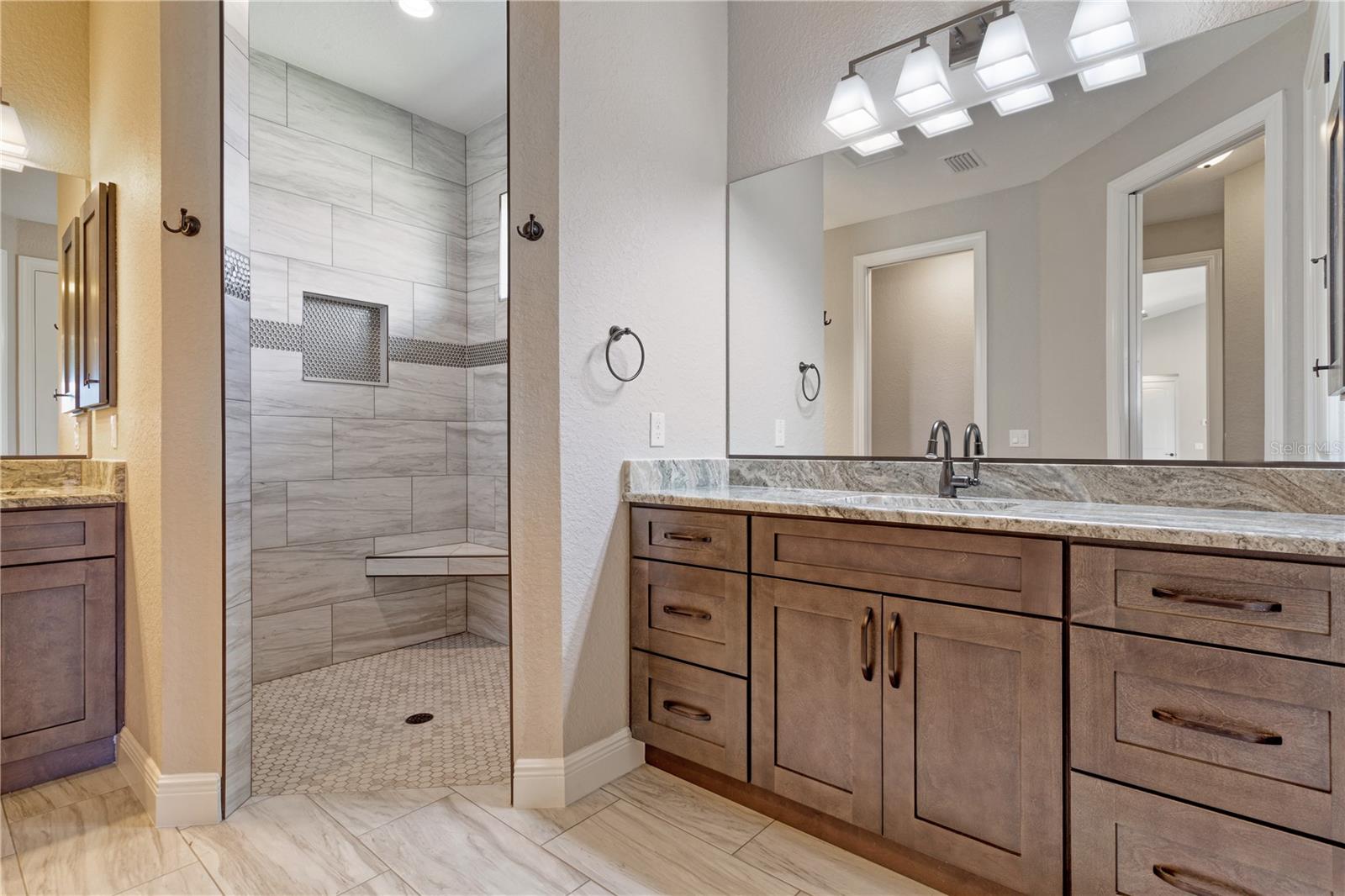 JULIETTE FALLS - Residential