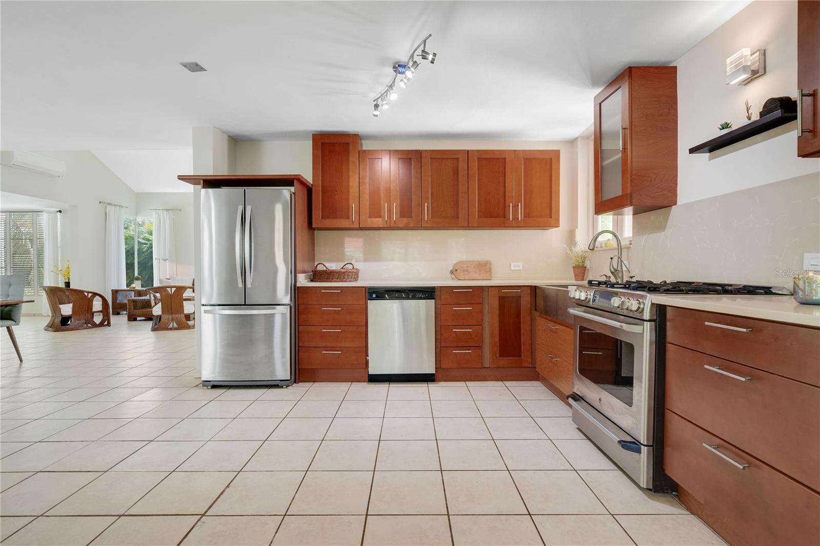 SABANERA DEL DORADO - Residential