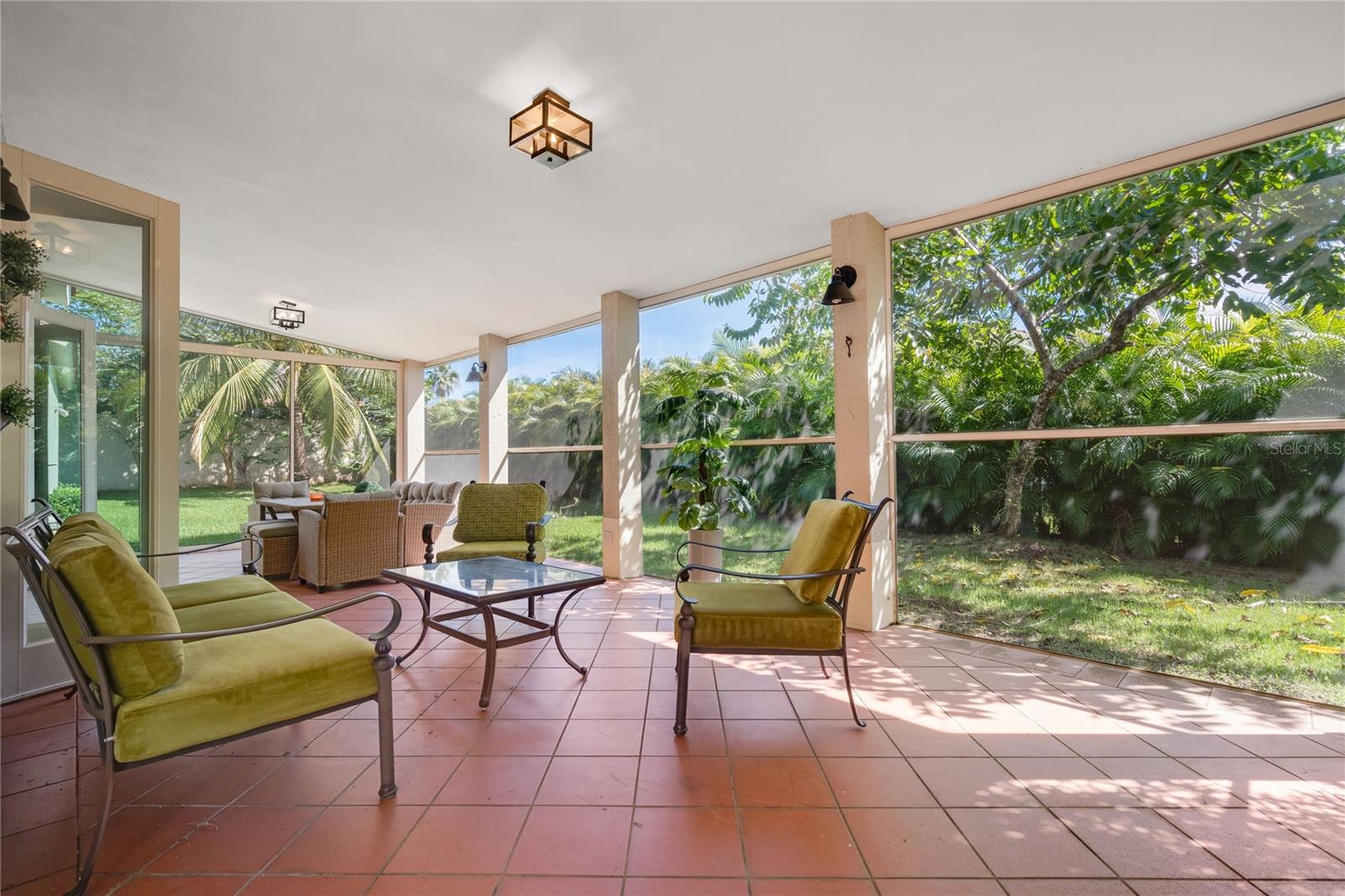 SABANERA DEL DORADO - Residential