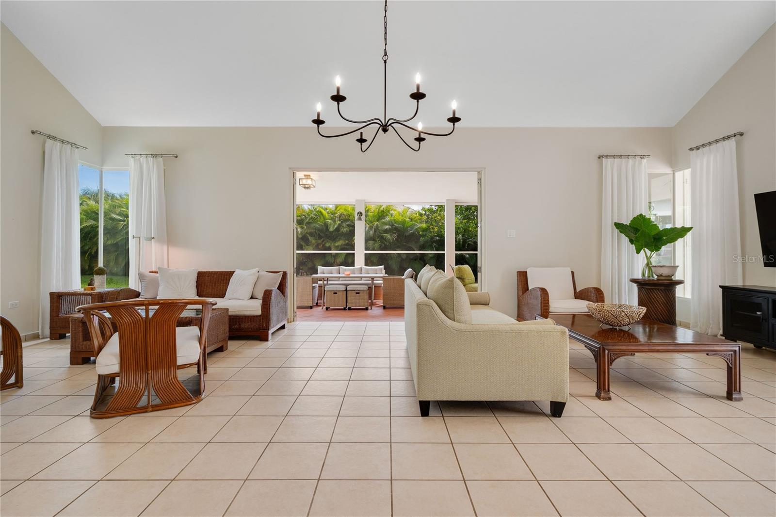 SABANERA DEL DORADO - Residential